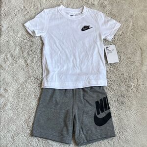 Nike Kids Matching Set in Gray and Black